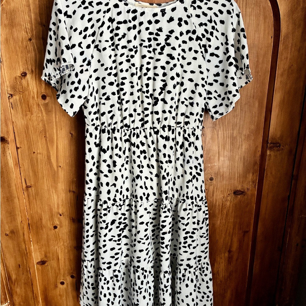 Betsey’s Boutique Casual Black and White Spotted Midi Dress